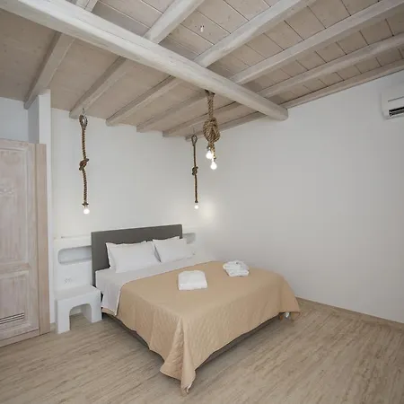 Pelagos Sunset 招待所